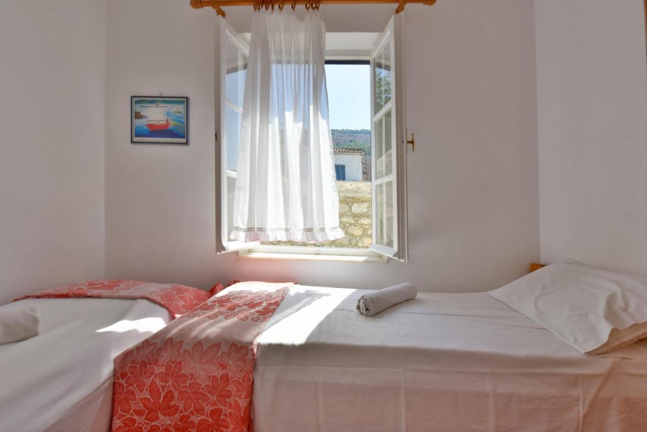 Options House Villa Hydra  Luaran gambar